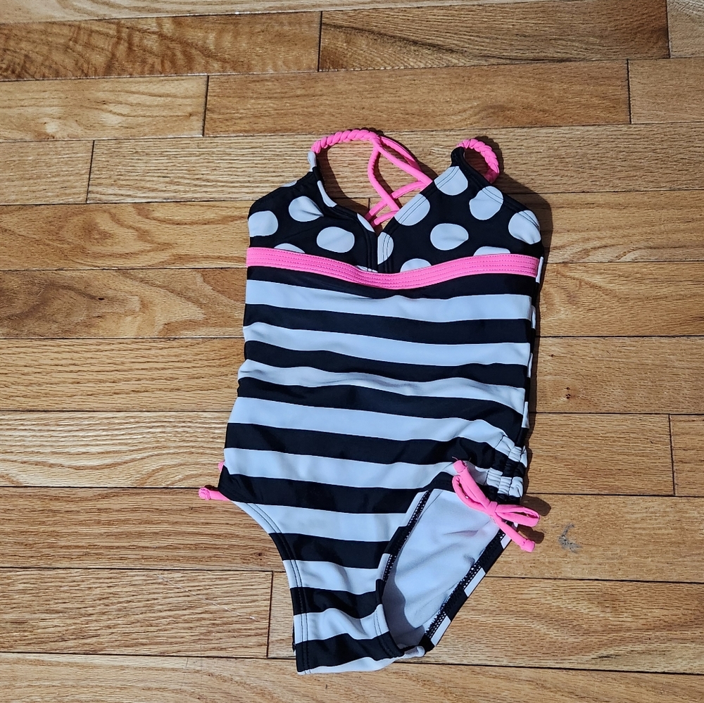 Girl's bathing suit